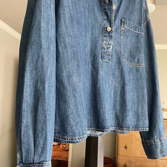 Old Navy Classic Denim Shirt - Picture 3 of 3